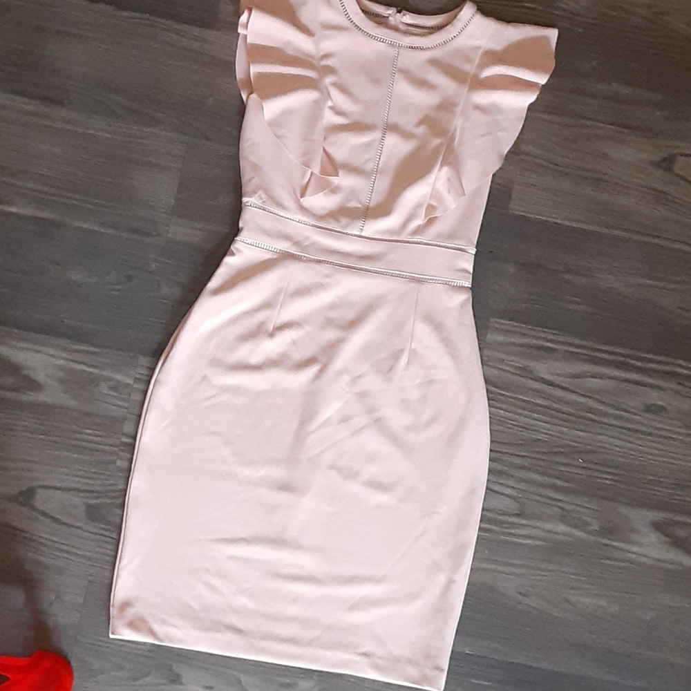 Women's dress - Picture 2 of 3